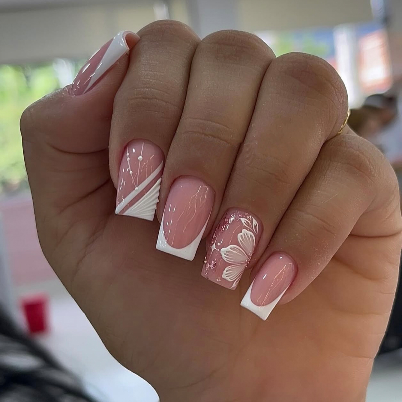 24pcs Upgrade Your Look With W - Glue Stick Pack のレビューと価格