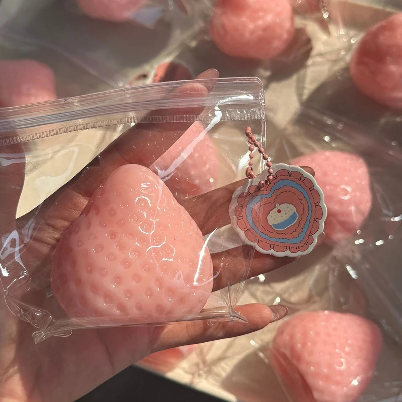 Strawberry Taba Squishy Fidget - Stationery Office のレビューと価格