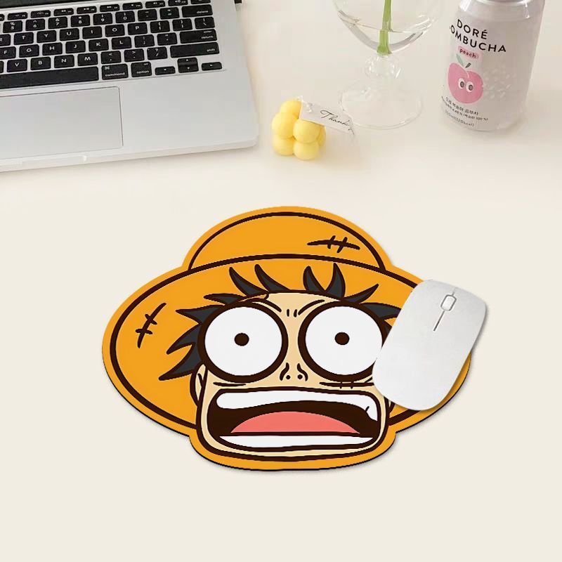 One Piece Luffy Mouse Pad, Sma - Stationery Office のレビューと価格