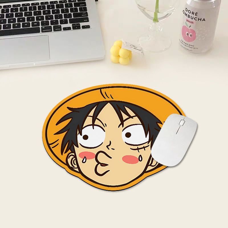One Piece Luffy Mouse Pad, Sma - Stationery Office のレビューと価格